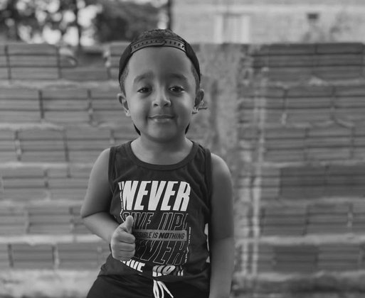 Álvaro; Menino dos 'ossos de vidro'