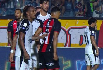 Corinthians empata sem gols com Vitória e entra na zona de rebaixamento