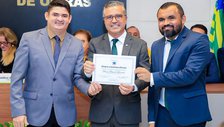 Dr. Vinicius recebe Título de Cidadão Oeirense e reforça compromisso com o município
