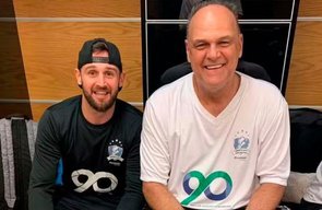 Filho de Oscar Schmidt se despede do pai