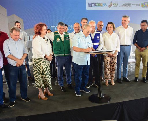 Governo Federal libera 1.680 novas unidades do Minha Casa, Minha Vida para Teresina e prefeito Sílvio Mendes anuncia edital