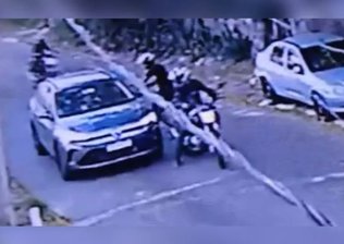 Imagens mostram momento em que pai é assassinado na frente do filho