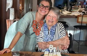 Sandra Annenberg celebra 87 anos da mãe com homenagem emocionante