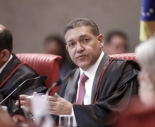 Nunes Marques vai relatar ação de Bolsonaro para anular pena