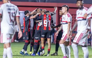 Vitória desbanca favoritismo e elimina Flamengo na Copa do Brasil