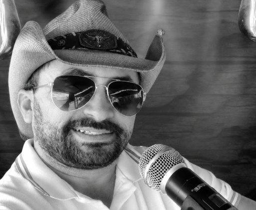 Cantor Jailson Leal morre em grave acidente entre Campo Grande e Vila Nova do Piauí