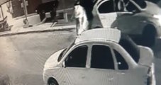 Criminosos invadem casa, matam homem e levam esposa dele como refém. Veja vídeo