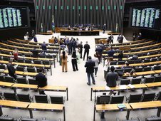 Governo Lula retira urgência de projeto sobre fim da escala 6x1 (Foto: )
