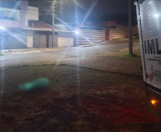 Jornalista é encontrado morto em praça de Teresina; causa da morte será investigada