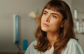 Maria Casadevall assinou contrato para nova série da Globo