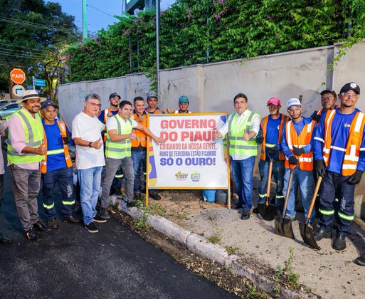 Rafael Fonteles vistoria novo asfalto na zona leste de Teresina; Governo investe R$ 6 milhões em cinco ruas da região