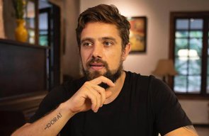 Ator fala sobre internação e dependência: "Incurável e mata humilhando"