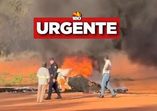 Avião de pequeno porte cai e piloto morre