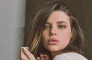Bruna Linzmeyer choca web ao surgir pelada após viagem paradisíaca à Grécia