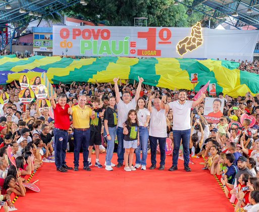 Convenção do Time do Povo reúne 60 mil pessoas e homologa candidatura de Rafael Fonteles à reeleição