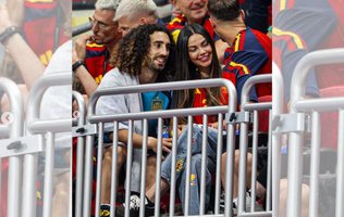 Cucurella leva pijama da esposa como amuleto da sorte para a Copa do Mundo