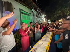 Festa organizada por amigos leva multidão à casa de Mão Santa e Adalgisa em Parnaíba (Foto: )
