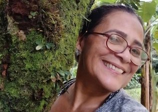 Funcionária de pousada desaparece após pegar carona com patroa