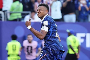 Mbappé pode igualar marca histórica de Cafu em finais de Copa do Mundo