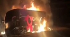 Ônibus da Viação Catarina pega fogo na BR-040, próximo a Cristalina