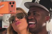 Vini Jr. e Virginia Fonseca embarcam para encontro com herdeiros de Bob Marley