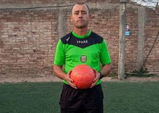 Acidente de carro mata árbitro de futebol e duas irmãs na Argentina