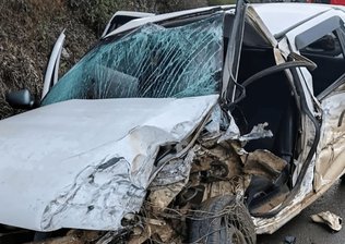 Bebê de 6 meses morre em acidente entre carro e carreta na BR-470 em SC