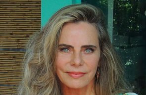 Bruna Lombardi completa 74 anos e revela segredo da longevidade: “Movimente o corpo”