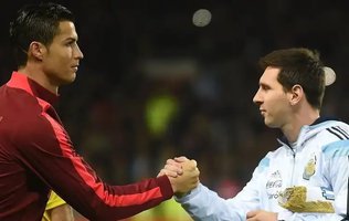 Cristiano Ronaldo deixa mensagem a Messi em post sobre o pai