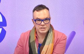 Felipeh Campos defende Carol Lekker e chama críticos de ‘safados’