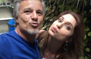 Leticia Spiller se declara a Marcello Novaes