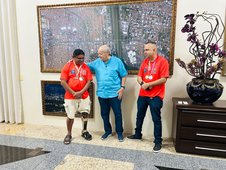 Prefeito Silvio Mendes recebe atletas da Associação Paralímpica River Plate-PI em encontro marcado pelo reconhecimento ao esporte adaptado (Foto: )