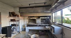 Restaurante é atingido por incêndio após fogo começar em churrasqueira em Teresina
