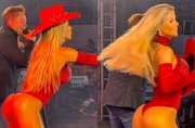 Veja quem é a bailarina de Leonardo que viralizou com figurino sexy e agitou a web
