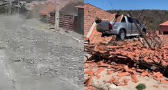 Ventania derruba cobertura de lava-jato sobre caminhonete em Pimenteiras