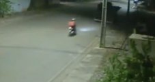 Vídeo: jovem de 21 anos bate moto na traseira de carreta estacionada e morre