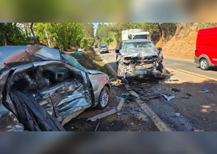 Acidente entre carro e caminhonete deixa três mortos no Sul de Minas