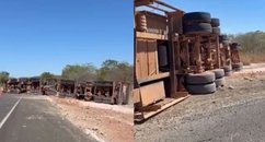 Caminhão tomba na BR-135 e bloqueia trecho da rodovia no Sul do Piauí