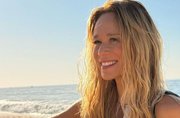 Clique raro! Mariana Ximenes quebra discrição e posta foto na praia com novo namorado