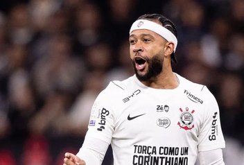 Corinthians é multado pela Conmebol após Memphis Depay deixar estádio sem falar com a imprensa