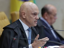 Deputados pedem sanções da União Europeia contra Moraes (Foto: )