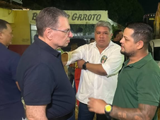 Gessivaldo Isaías participa de encontro com moradores na Santa Maria da Codipi (Foto: )