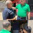 Gessivaldo Isaías percorre Olarias e conversa com moradores durante caminhada