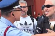 MC Daniel é abordado no Japão durante viagem