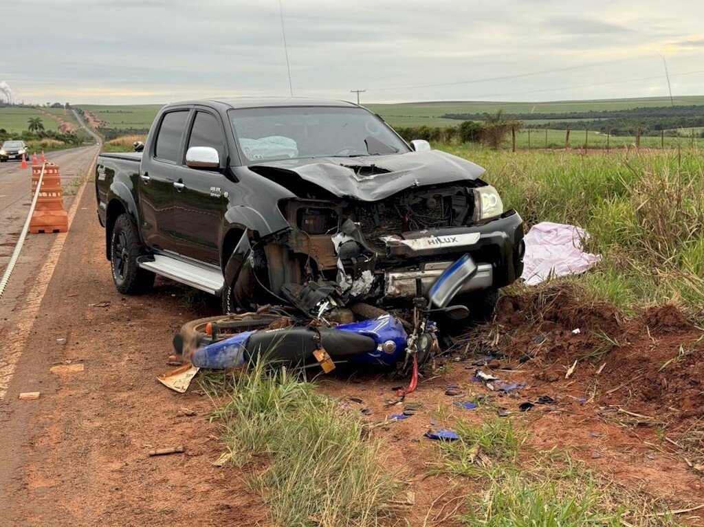 Motociclista de 51 anos morre após bater contra caminhonete em rodovia