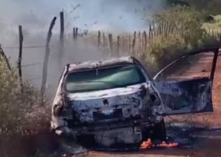 Motorista de aplicativo simula assalto e incendeia o próprio carro em Ribeirópolis