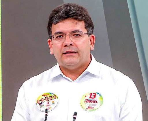“O Piauí é o grande destaque em educação e tenho orgulho disso”, declara Rafael Fonteles em debate