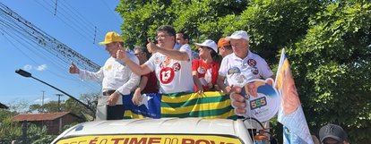 Rafael Fonteles reúne apoiadores em carreata na Zona Sudeste de Teresina